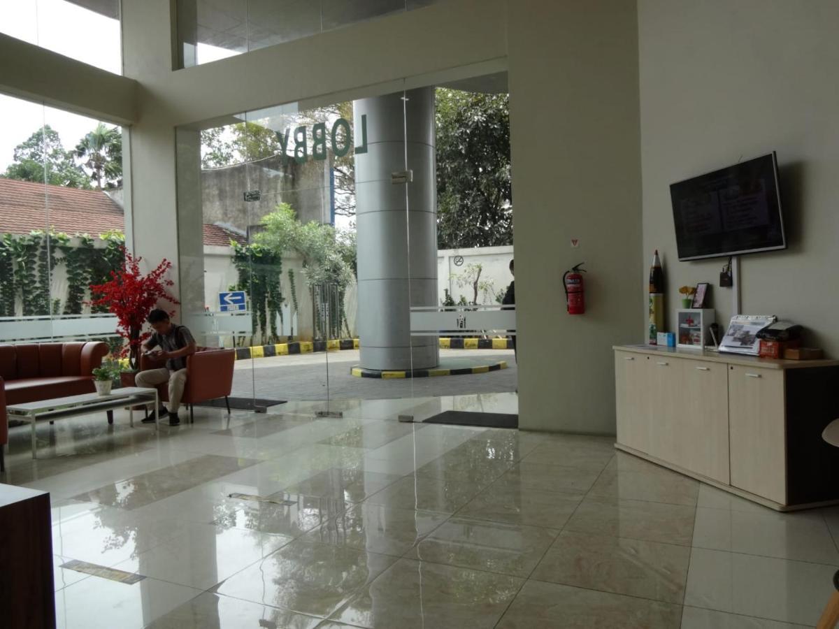 Padina Suites Tangerang Buitenkant foto